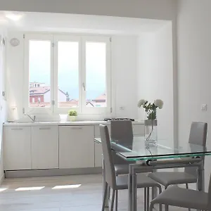Apartment Meschihouse - Da Vinci 35, Lecco